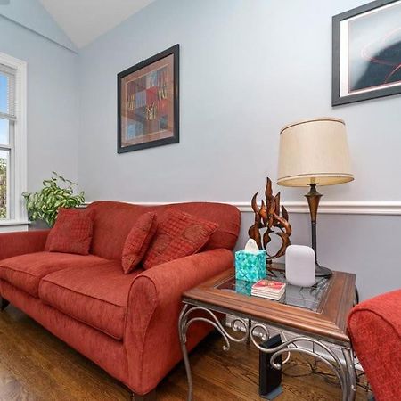 Cozy, Top-Floor 3Br Loft With Balcony In West Town Чикаго Екстериор снимка